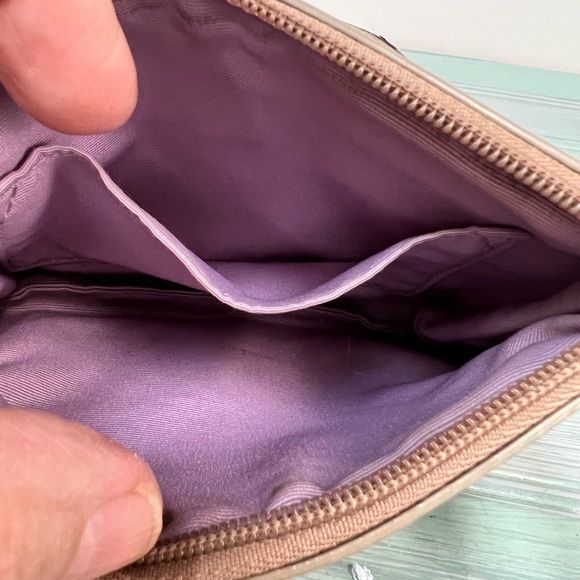 Coach Wristlet Gold Metallic - Picture 4 of 9